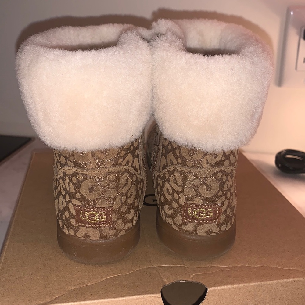Girls UGGS